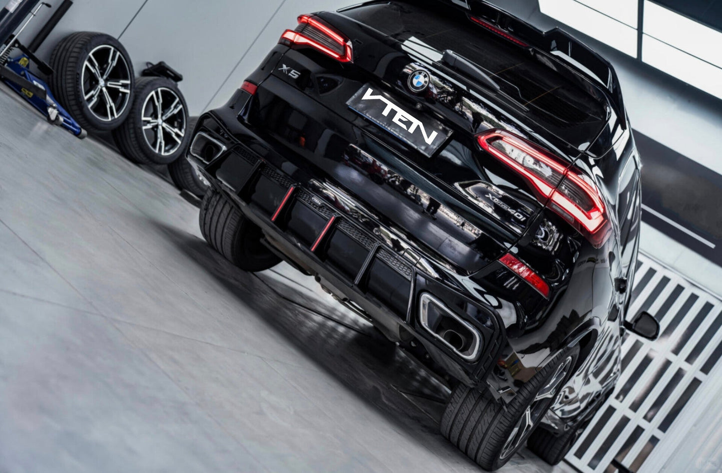 BMW X5 G05 PRE - LCI PP GLOSS BLACK REAR DIFFUSER - VTEN EUROPE