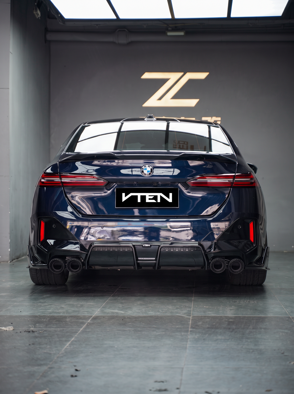 BMW 5 SERIES G60 GLOSS BLACK REAR DIFFUSER