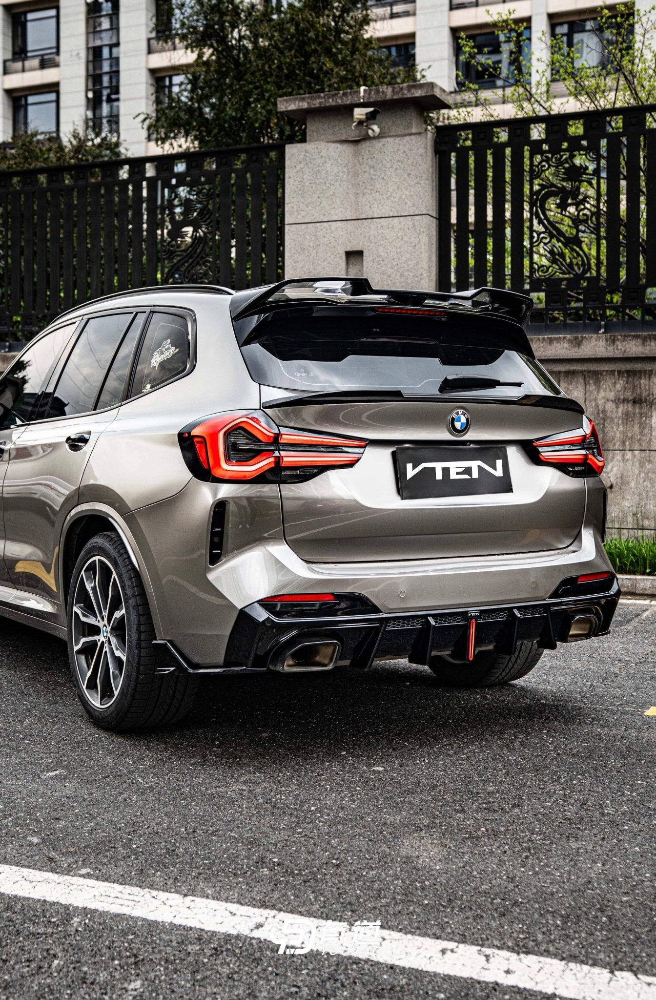 BMW X3 G01 LCI 2022+ GLOSS BLACK LED REAR DIFFUSER - VTEN EUROPE