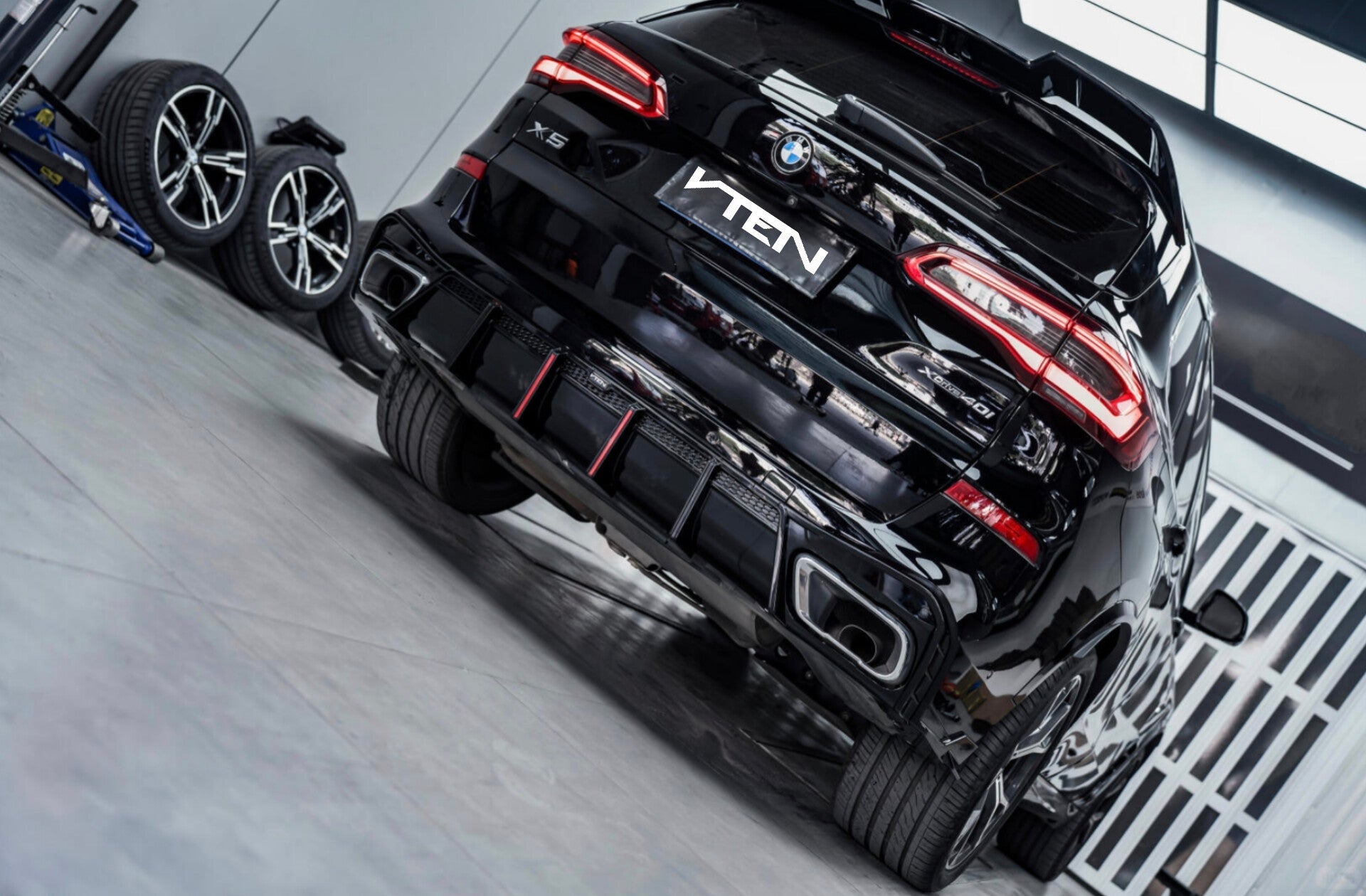 BMW X5 G05 PRE - LCI PP GLOSS BLACK REAR DIFFUSER - VTEN EUROPE