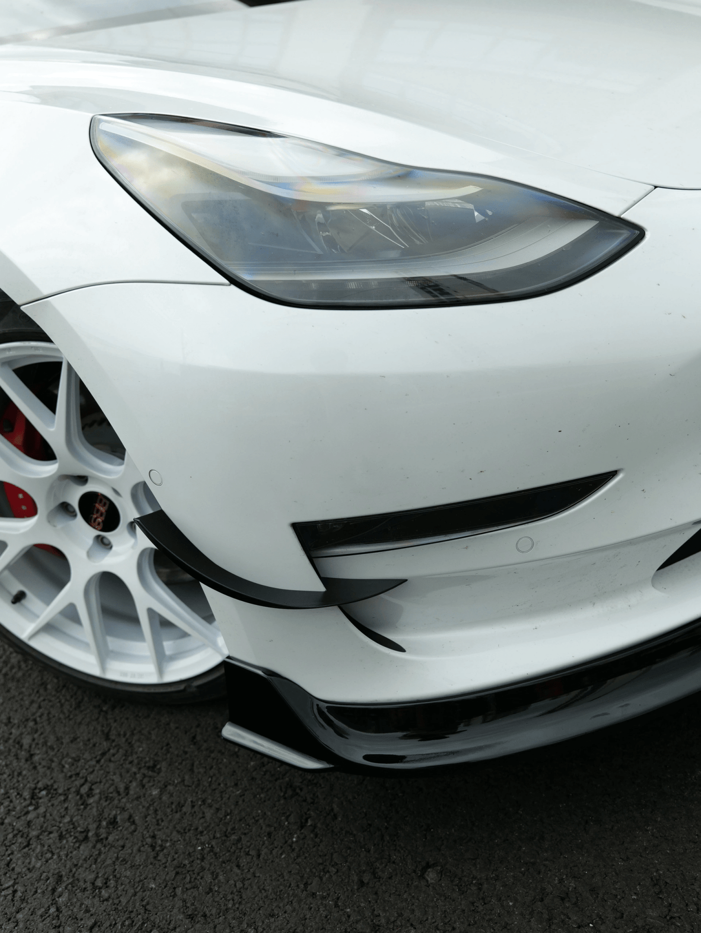VTEN - TESLA MODEL 3 GLOSS BLACK FRONT CANARDS - VTEN EUROPE